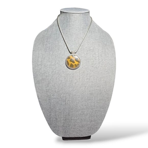 Vintage Tortoise Shell Aura Pendant Necklace - Picture 5 of 12